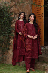 Winter Shawl 2024 Suzaankari by Saadia Aasad | D1 Winter Shawl 2024 Suzaankari by Saadia Aasad | D1