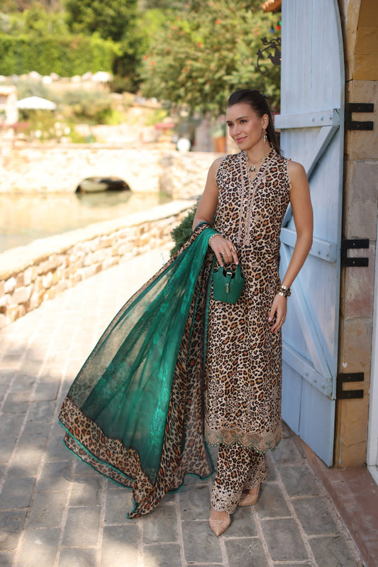 Noor Luxe Chikankaari 2025 by Saadia Aasad | D2-A