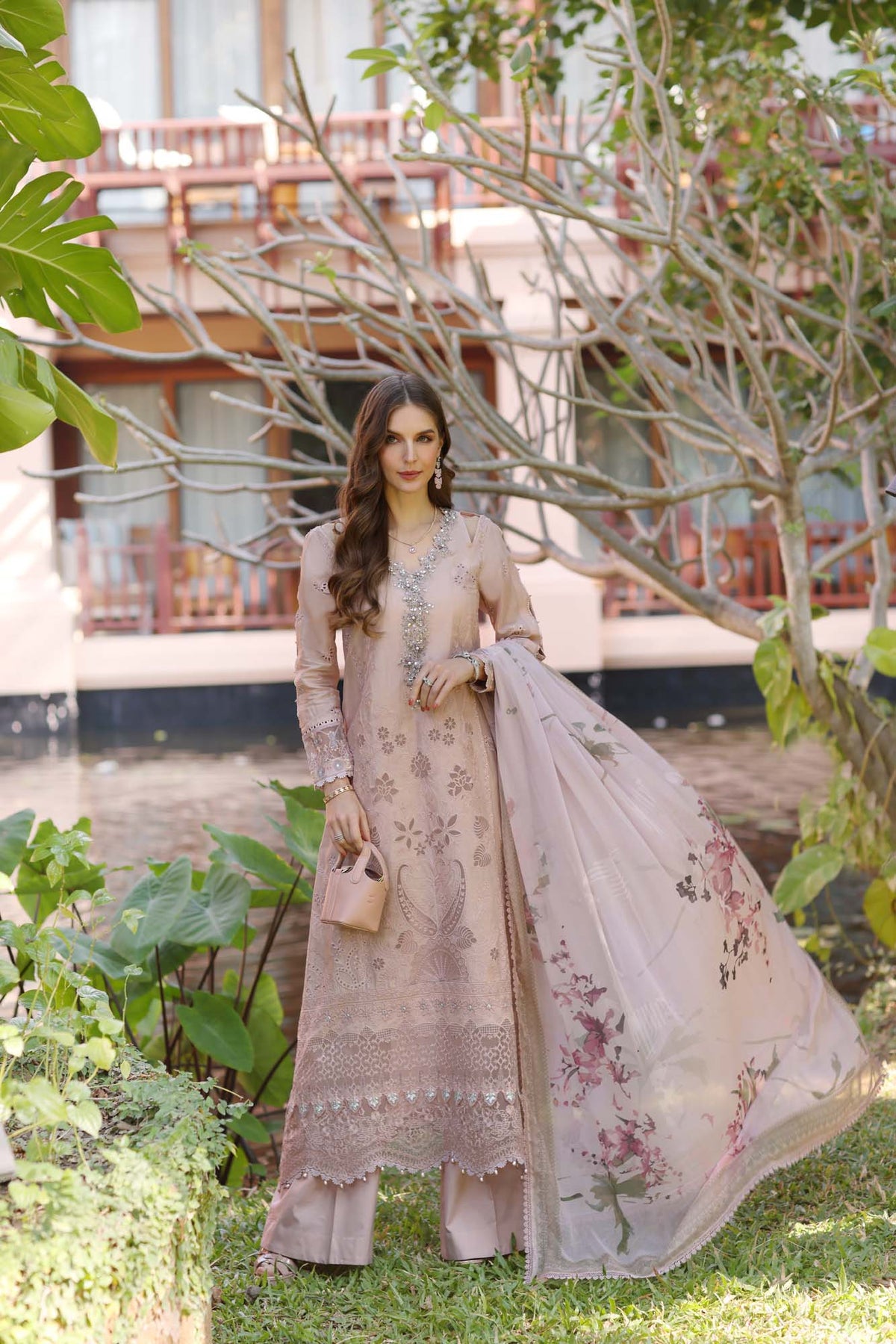 Noor Eid Luxury Laserkaari’25 by Saadia Aasad | D6-B