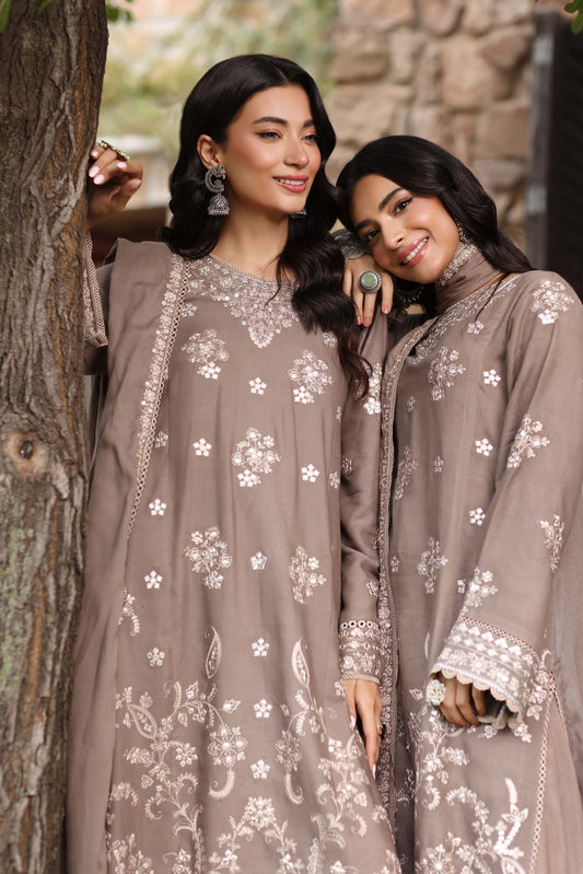 Winter Shawl 2024 Suzaankari by Saadia Aasad | D2
