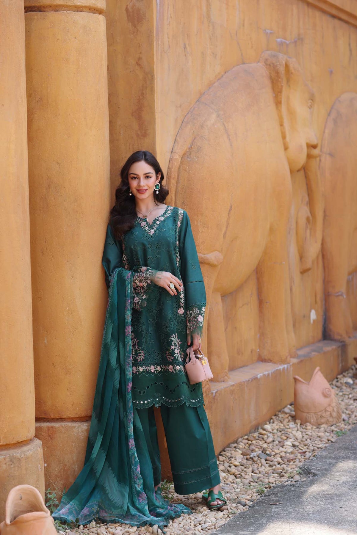 Noor Eid Luxury Laserkaari’25 by Saadia Aasad | D10-A
