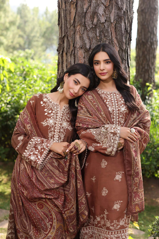 Winter Shawl 2024 Suzaankari by Saadia Aasad | D9