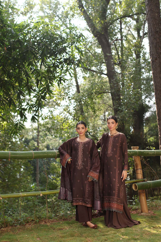 Winter Shawl 2024 Suzaankari by Saadia Aasad | D4