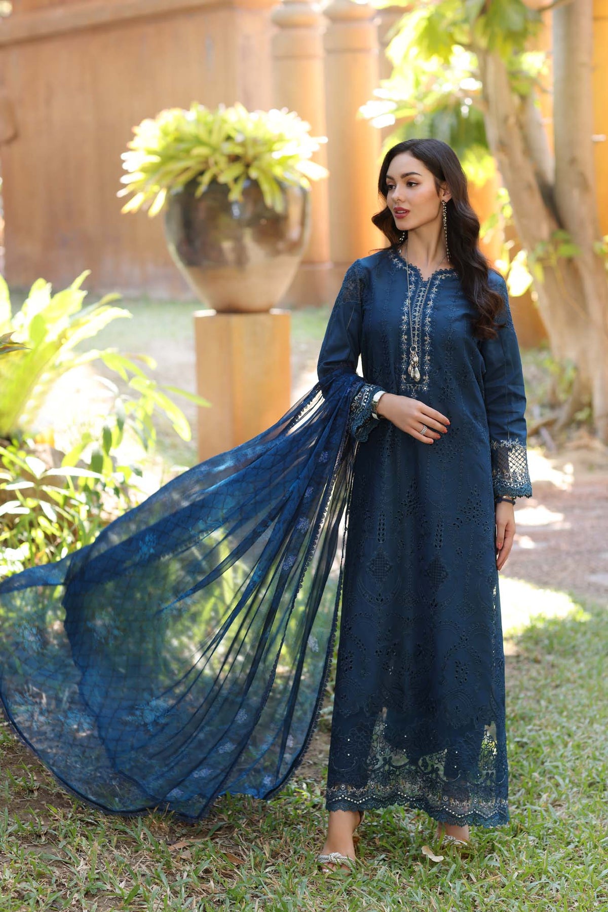 Noor Eid Luxury Laserkaari’25 by Saadia Aasad | D7-B