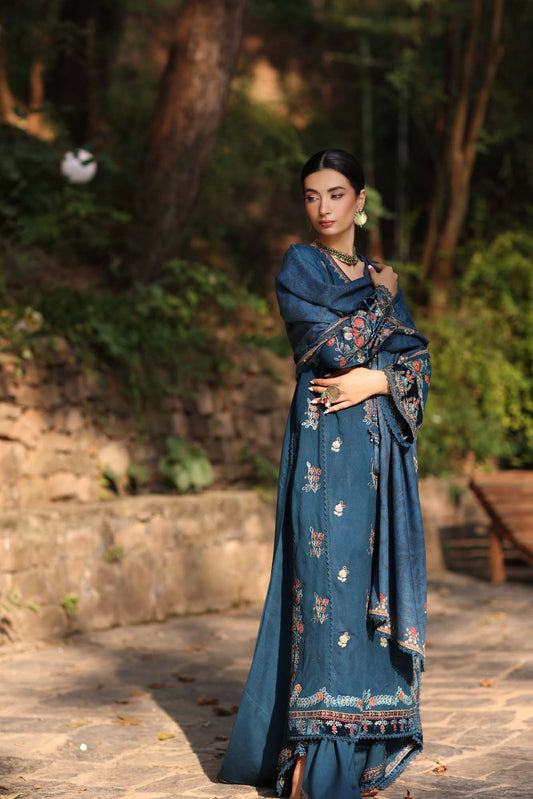 Winter Shawl 2024 Suzaankari by Saadia Aasad | D8