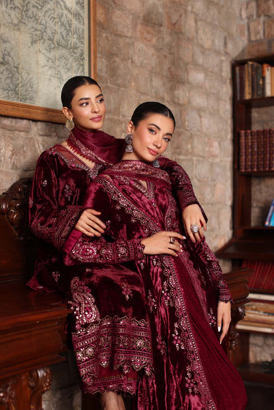 Winter Shawl 2024 Suzaankari by Saadia Aasad | D10