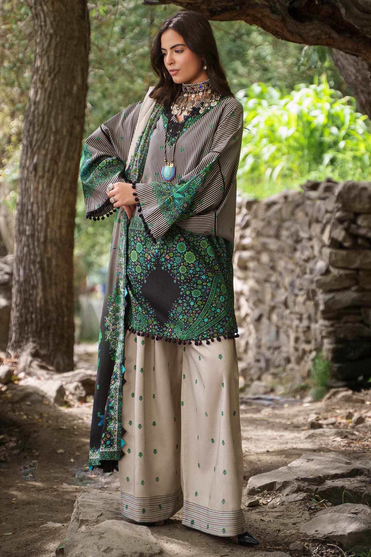 Charizma C-Prints Unstitched Linen Collection CPW6-05– detail view 2
