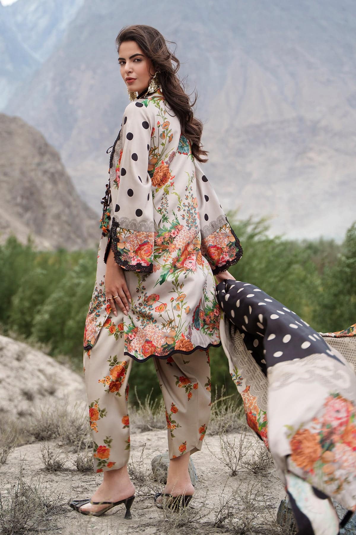 Charizma C-Prints Unstitched Linen Collection CPW6-07– DSC06823-Copy