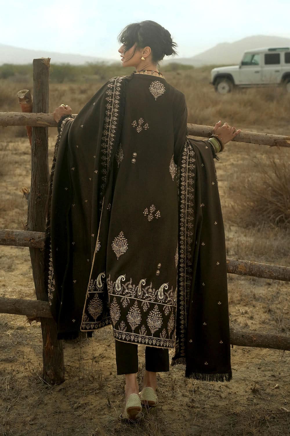 Gul Ahmed Winter 2026 - 3 Piece Embroidered Karandi Suit with Embroidered Karandi Dupatta– EMBROI