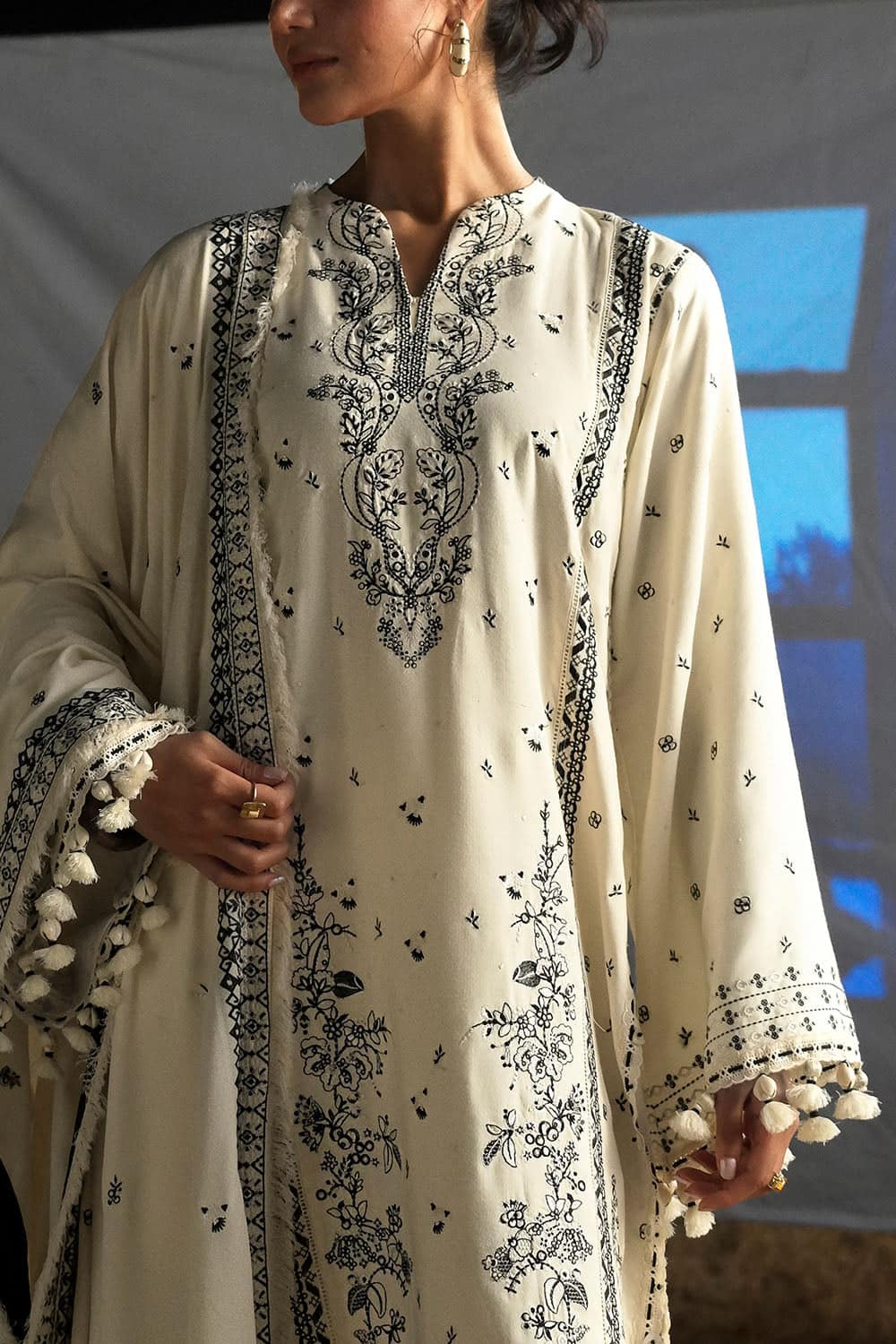 Gul Ahmed Winter 2026 - 3 Piece Embroidered Karandi Suit with Embroidered Karandi Dupatta–