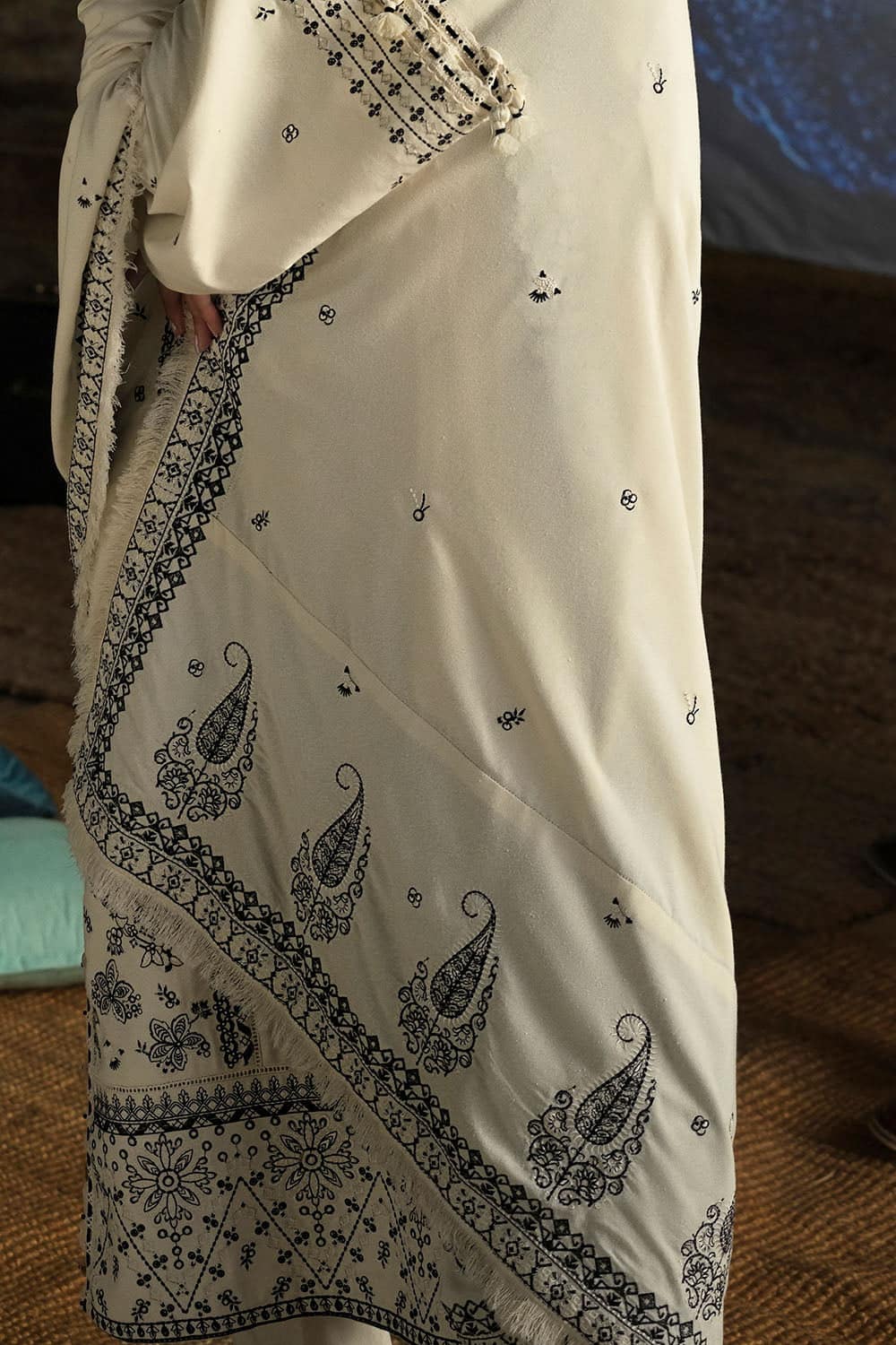Gul Ahmed Winter 2026 - 3 Piece Embroidered Karandi Suit with Embroidered Karandi Dupatta–