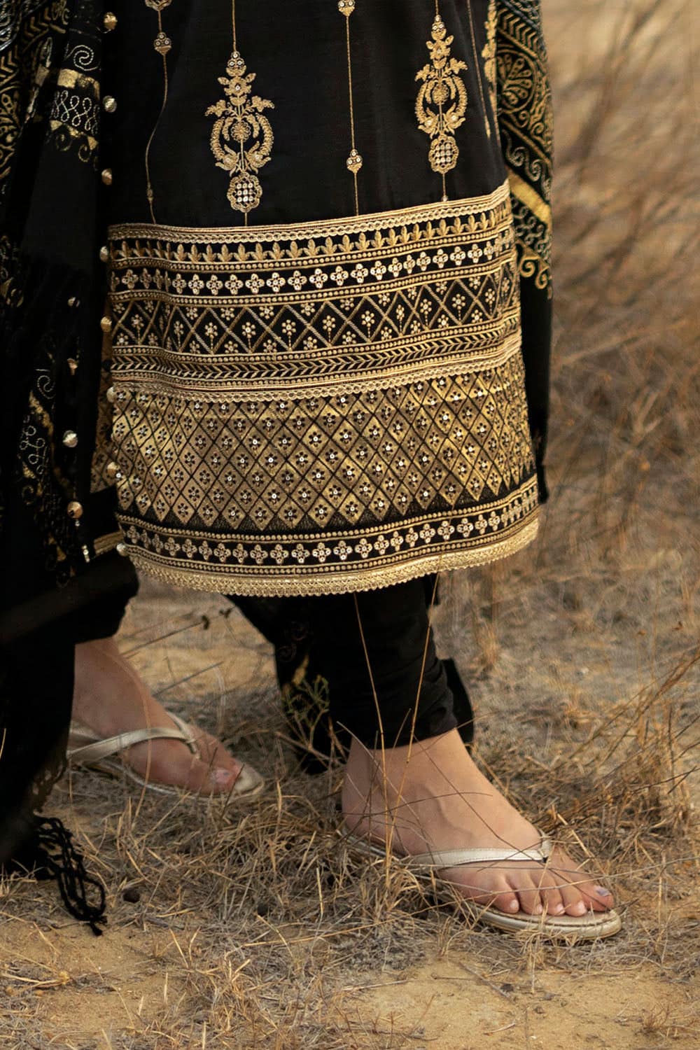 Gul Ahmed Winter 2026 - 3 Piece Embroidered Khaddar Suit with Gold & Lacquer Printed Pashmina Dupatta–