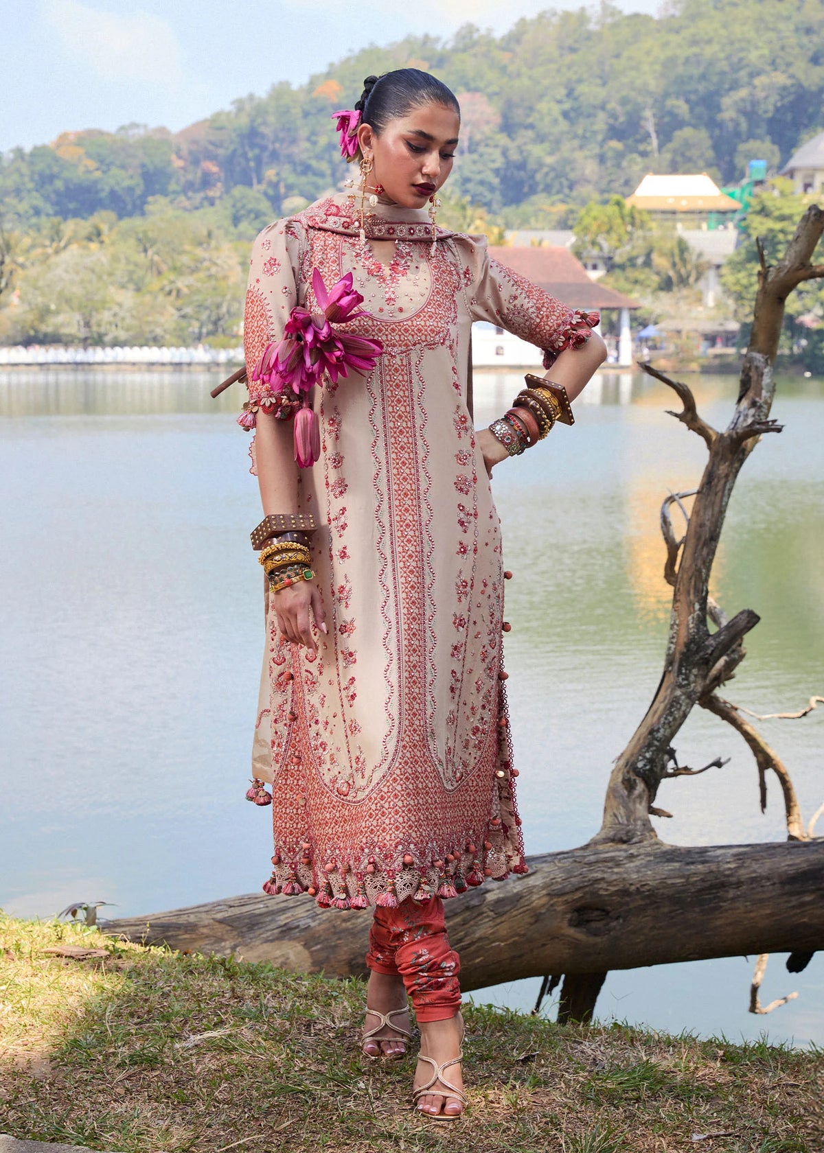 Hussain Rehar Luxury Lawn 2025 | Jeevan | Mari