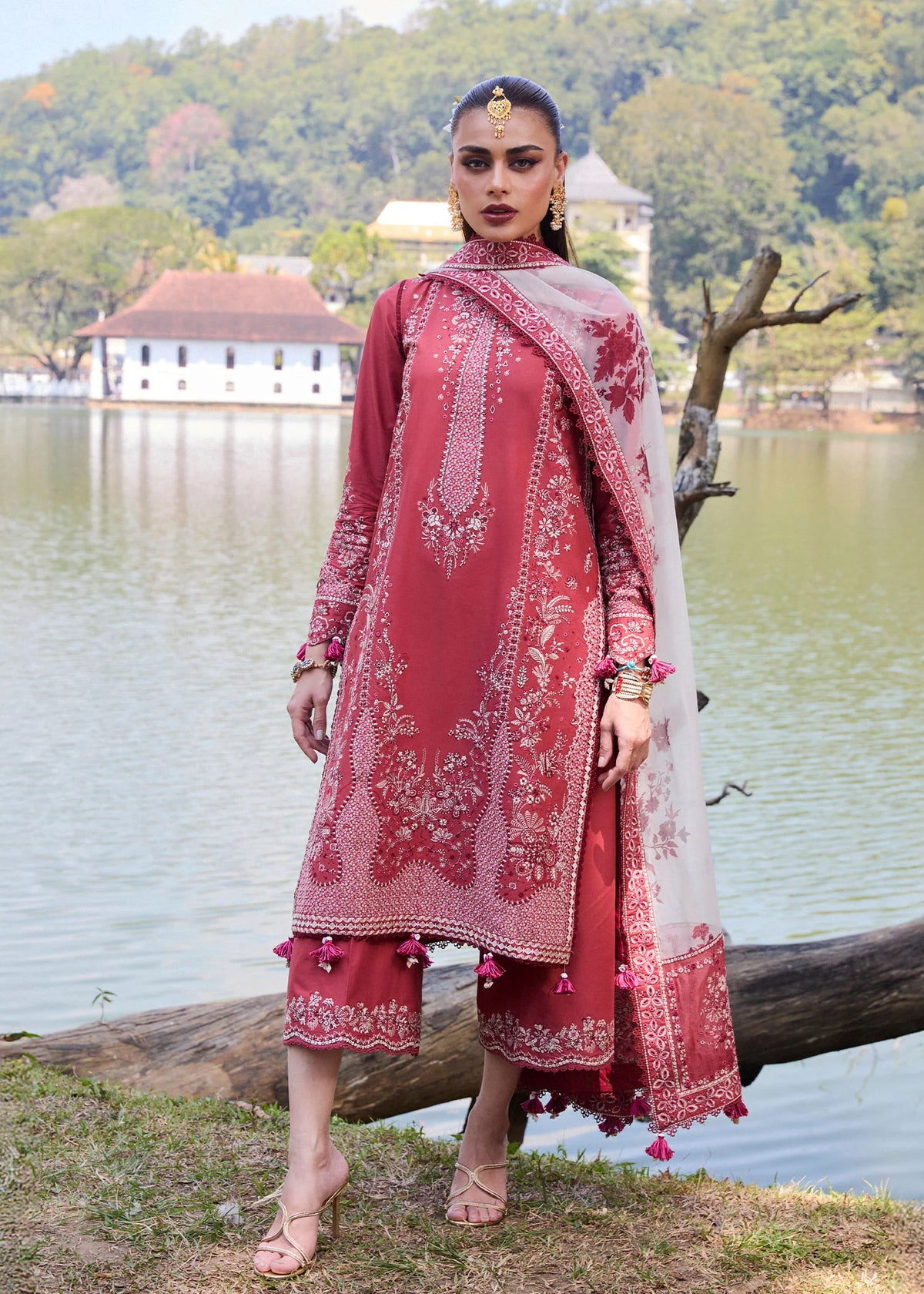 Hussain Rehar Luxury Lawn 2025 | Jeevan | Flare