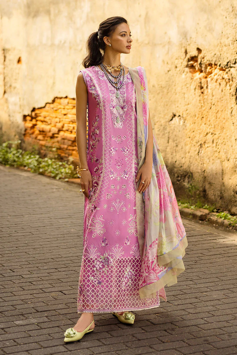 Mahira Khan Manaram Luxury Lawn’25 by Mushq | Timeless Wave