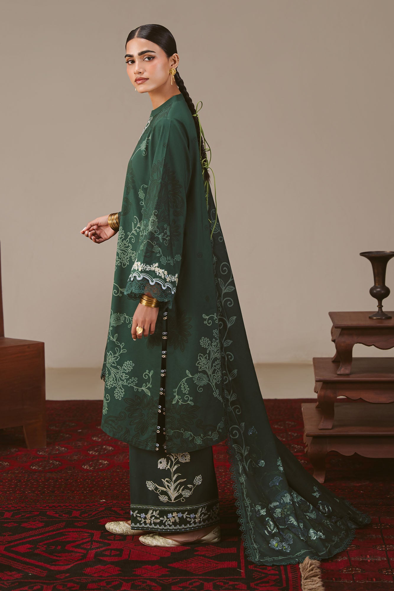 Cross Stitch Winter Unstitched 26 MEADOW GREEN-3PC LINEN PRINTED SUIT– Untitled-1 0000 DSC00021