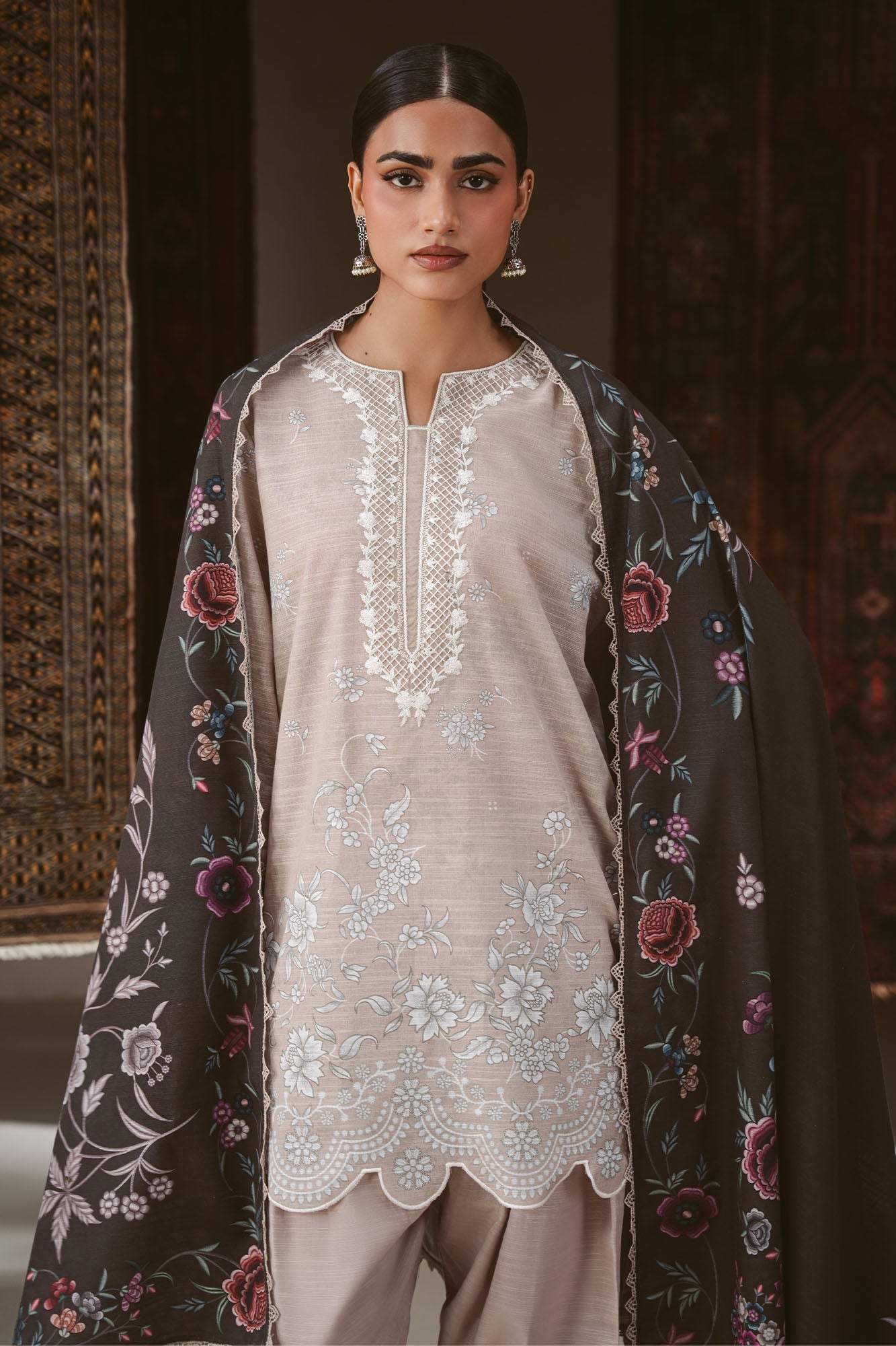Cross Stitch Winter Unstitched 26 PETAL HAZE-3PC KHADDAR PRINTED SUIT– Untitled-1 0000 DSC09545