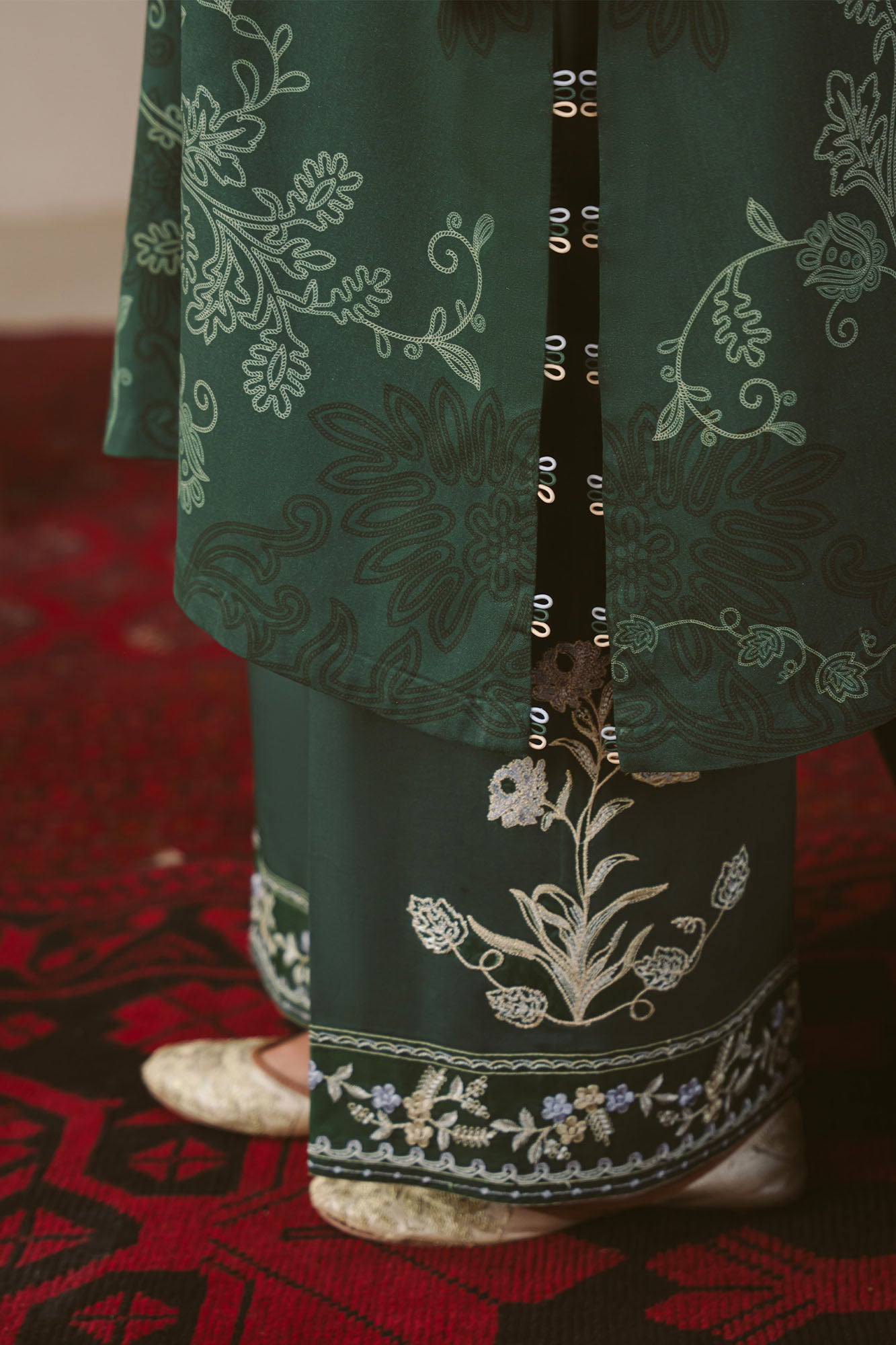 Cross Stitch Winter Unstitched 26 MEADOW GREEN-3PC LINEN PRINTED SUIT– Untitled-1 0001 DSC00025