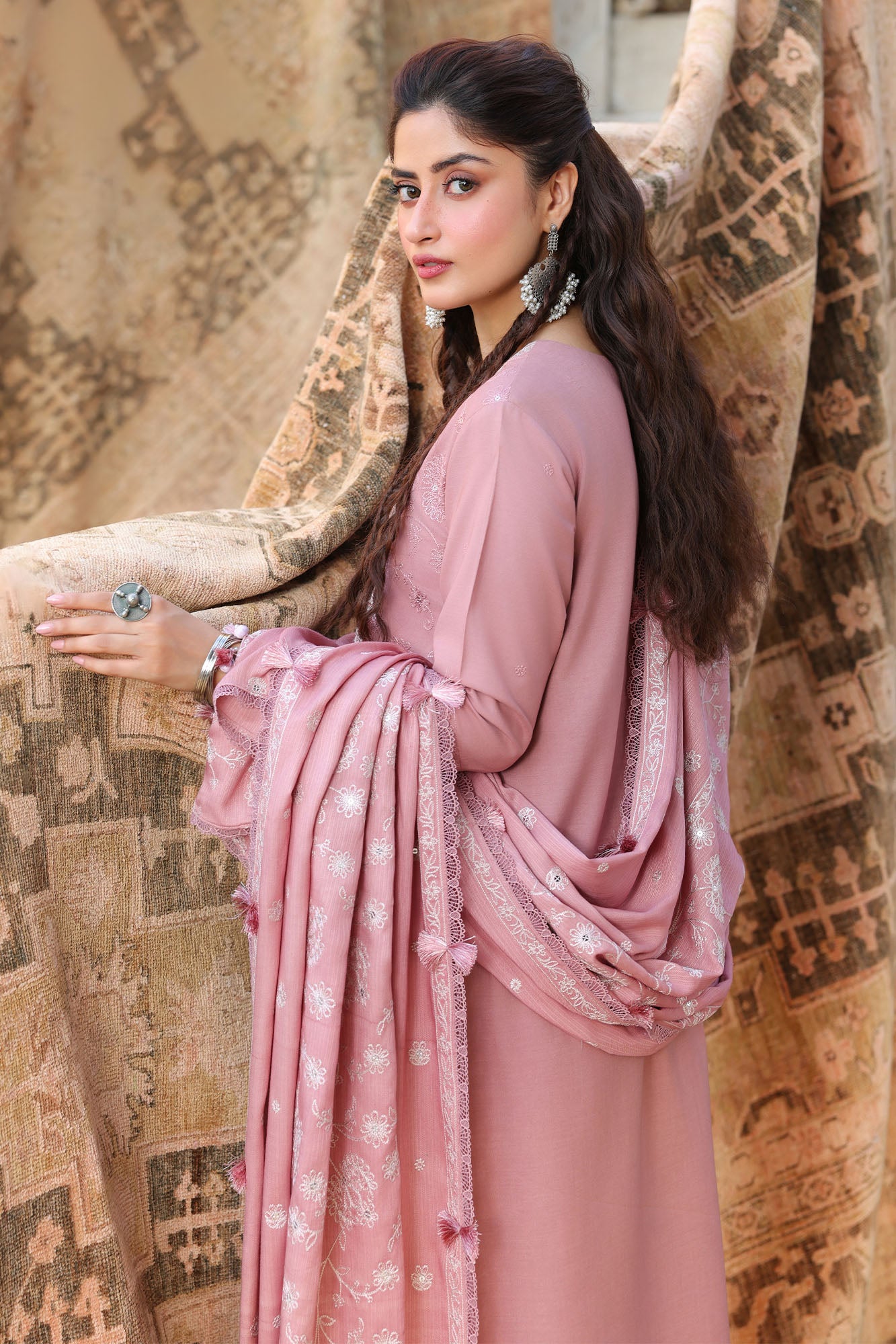 Cross Stitch Winter Unstitched 26 ROSE MELODY-3PC LINEN EMBROIDERED SUIT– Untitled-1 0002 7I0A3333
