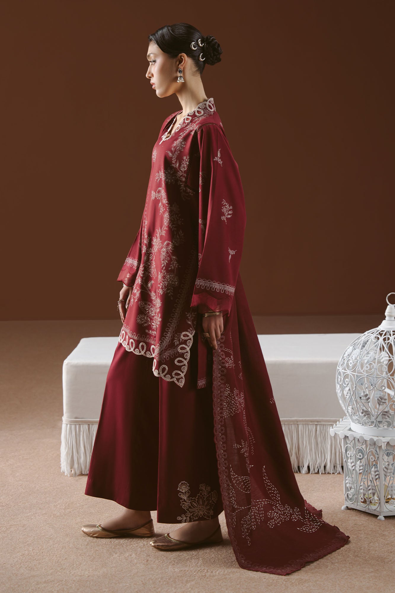 Cross Stitch Winter Unstitched 26 SCARLET INK-3PC LINEN PRINTED SUIT– Untitled-1 0030 DSC01709