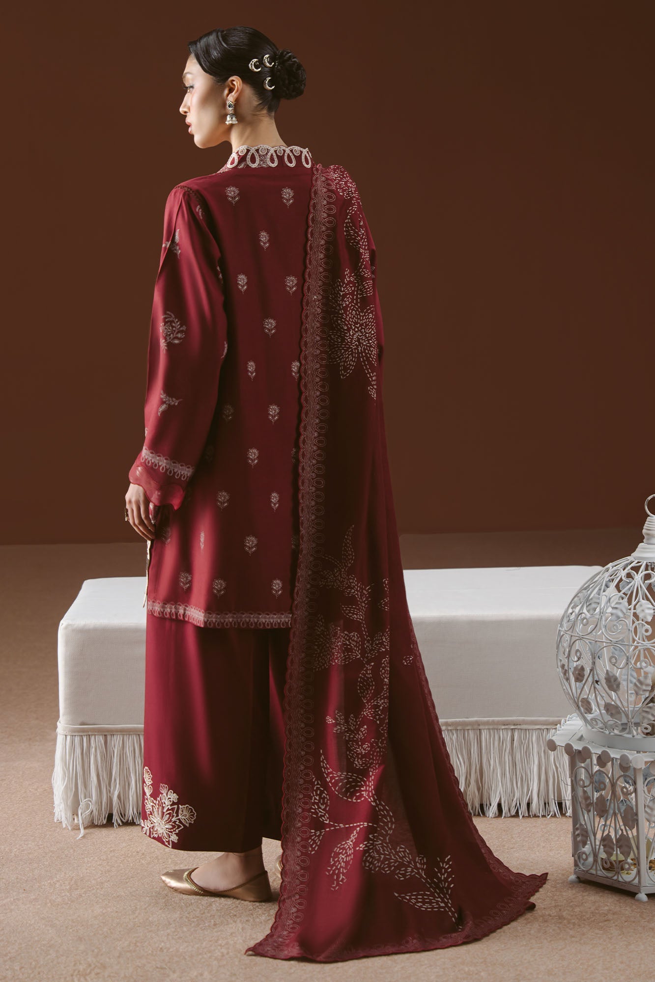 Cross Stitch Winter Unstitched 26 SCARLET INK-3PC LINEN PRINTED SUIT– Untitled-1 0031 DSC01696