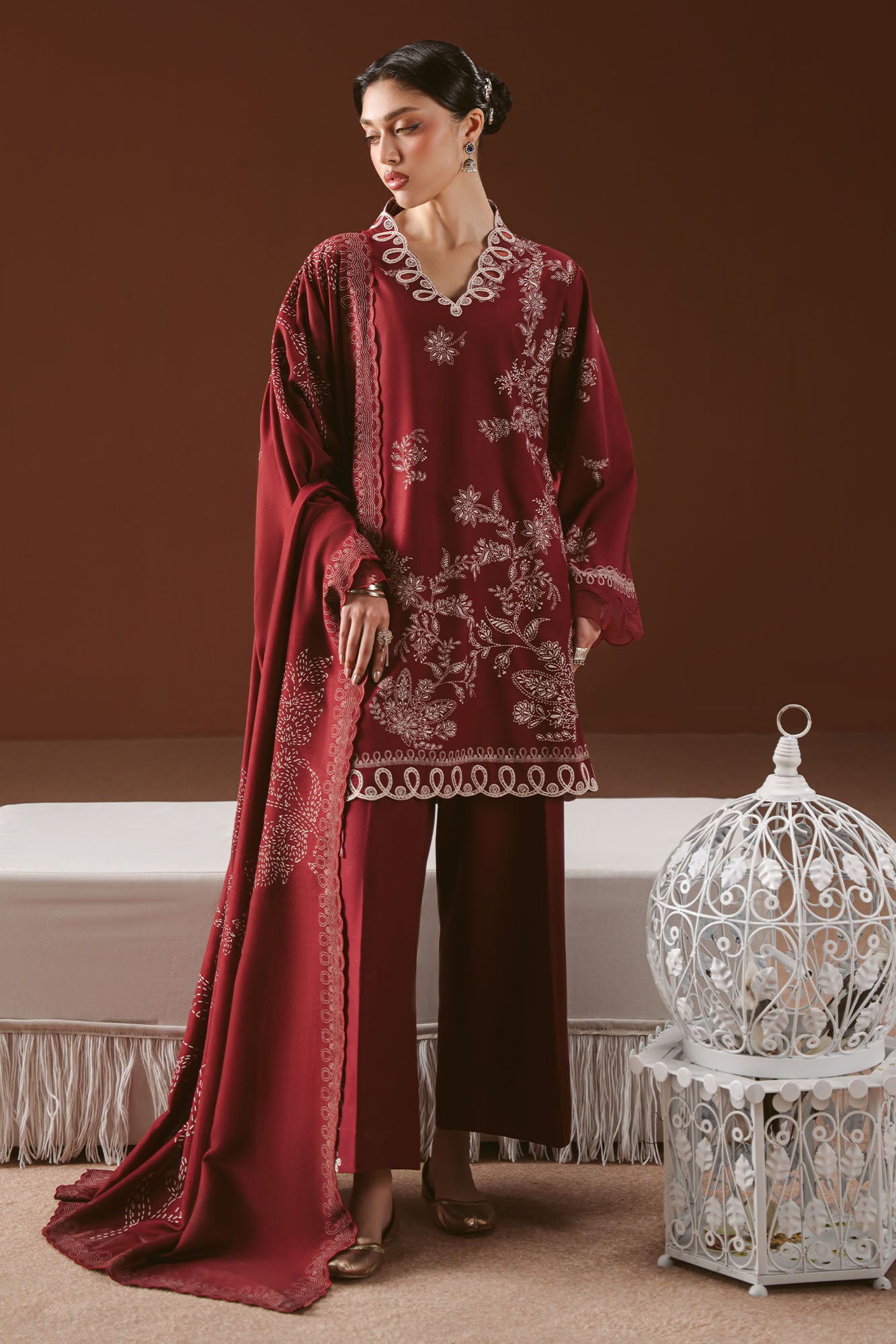 Cross Stitch Winter Unstitched 26 SCARLET INK-3PC LINEN PRINTED SUIT