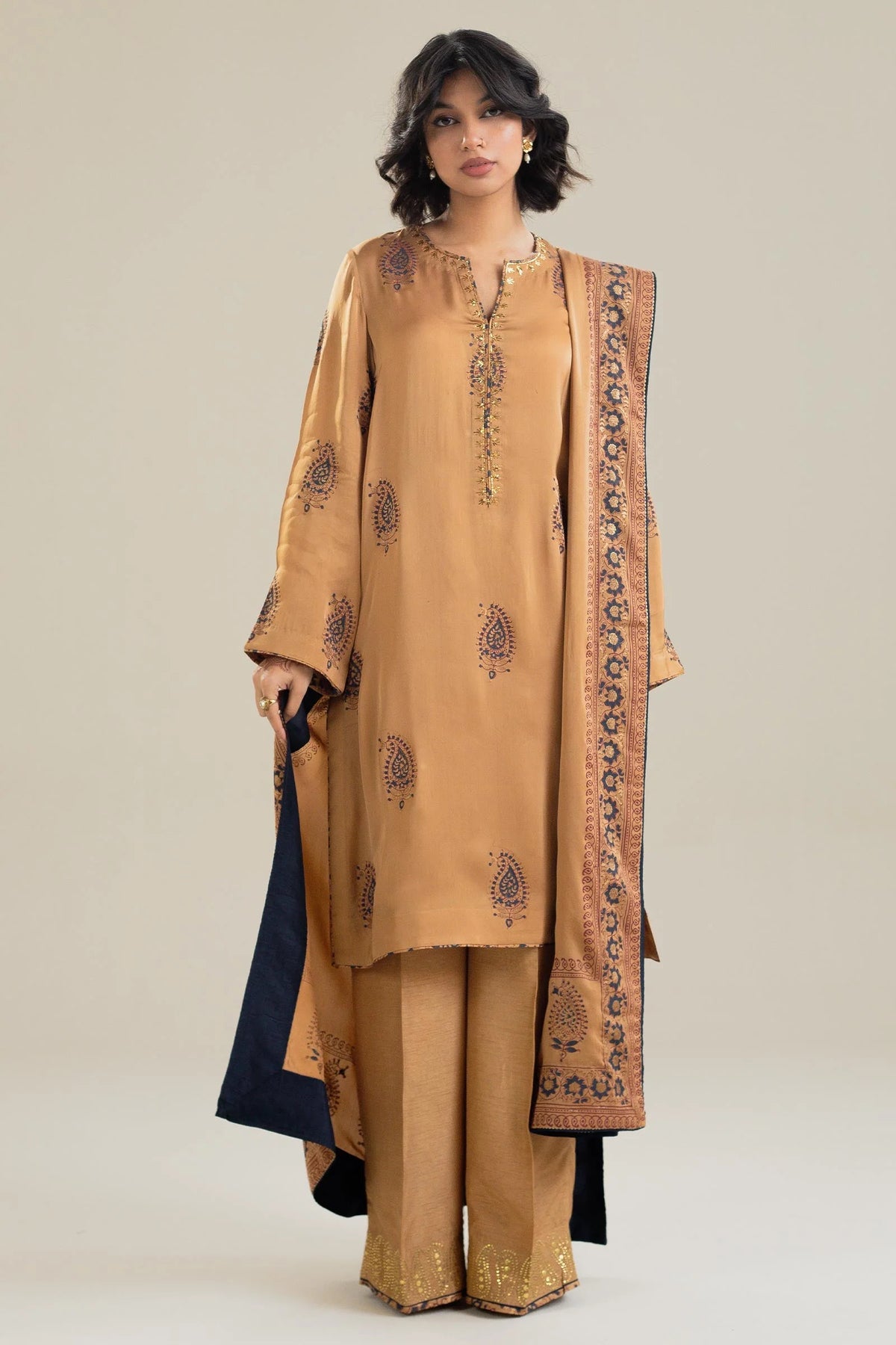 Handcrafted by Zara Shahjahan Ready to Wear | Pret | Fully Stitched | ZHC-043