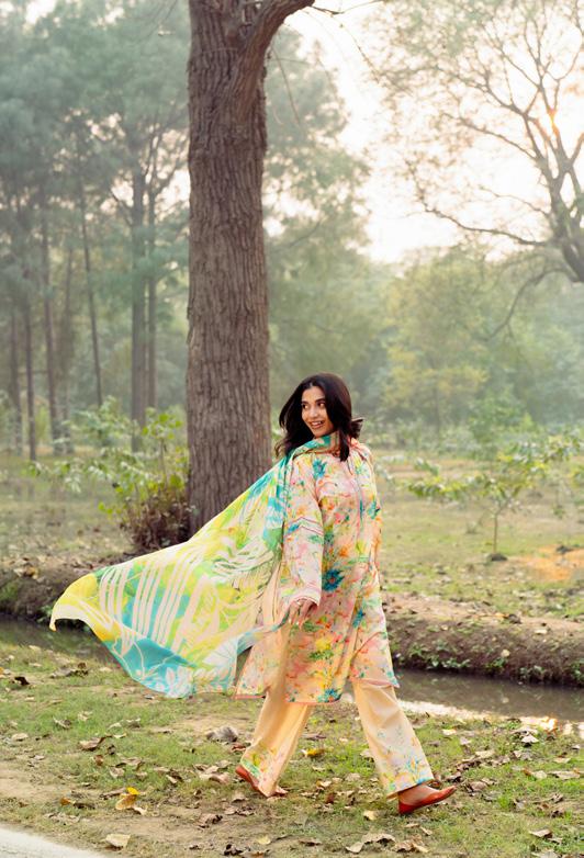 Gul Ahmed Dhoop Kinaray Lawn 2025 | CL52432