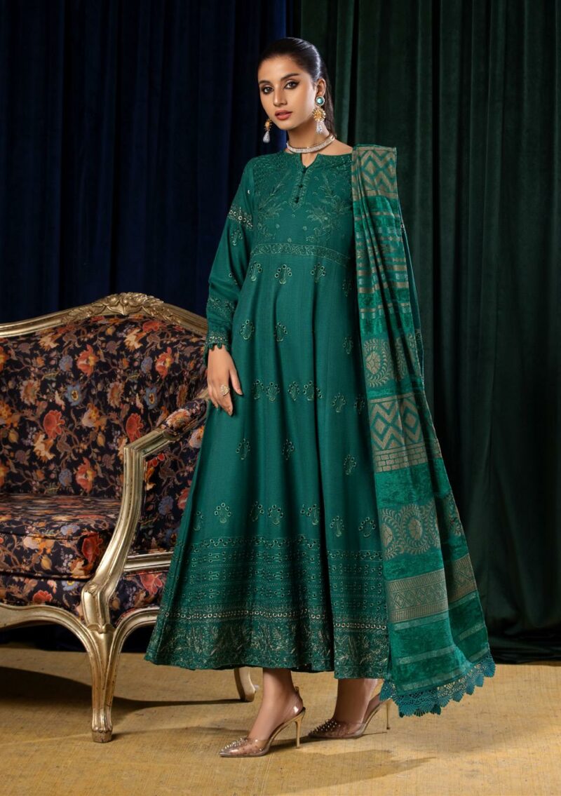 Tehzeeb Embroidered Leather Peach With Velvet Jacquard Shawl | TL-76
