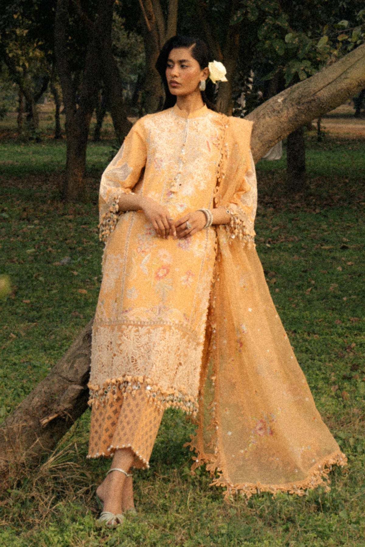 Sana Safinaz Luxury Lawn 2025 | L251-008B-3CT