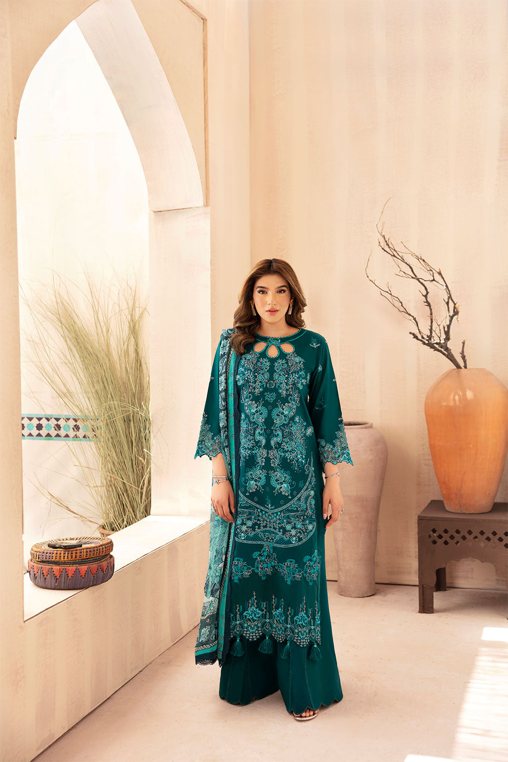 Ramsha Andaaz Lawn 2025 | Z-1009